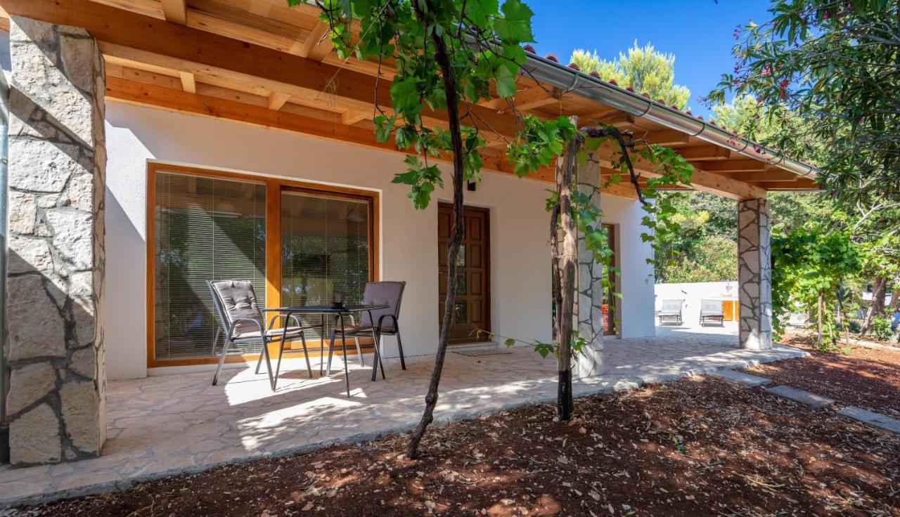 Al Pino Blue Property Premantura Extérieur photo